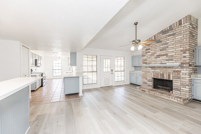 Building Photo - 16814 Kilwinning Dr