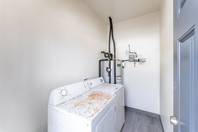 Building Photo - Furnished Luxury Ocean Front Estate in Waianae with Old Hawaii rural setting- 3/5 Luxury, 2 story...