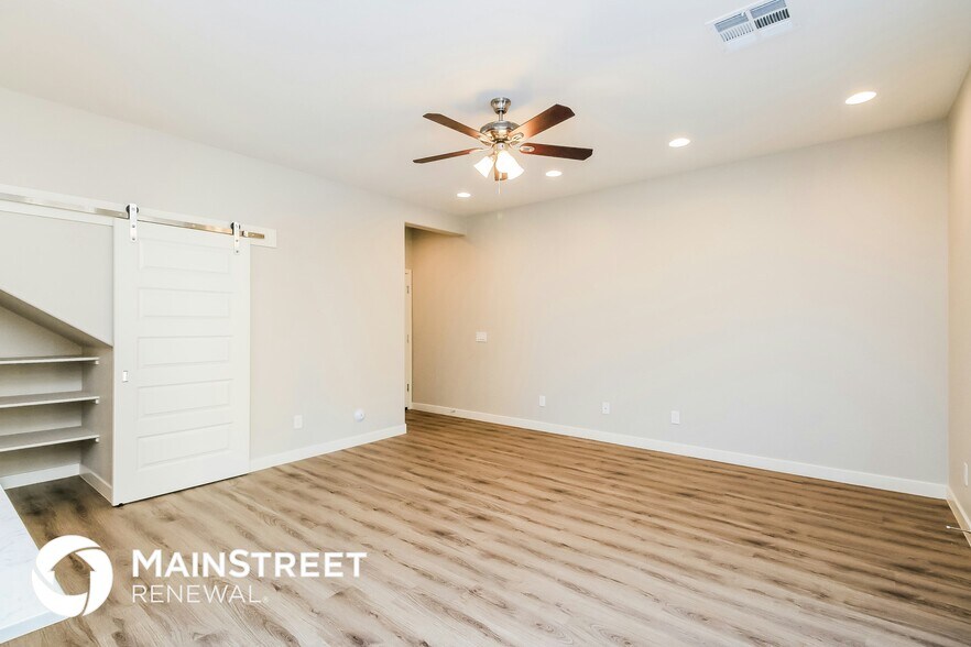 Building Photo - 1119 S Stapley Dr