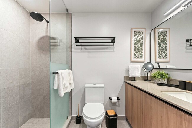 Building Photo - 121 NE 5th St