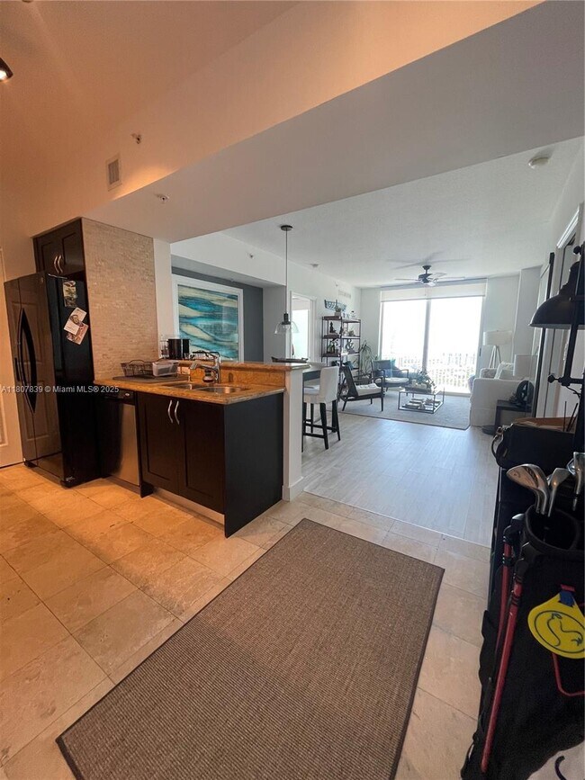 Building Photo - 1755 E Hallandale Beach Blvd