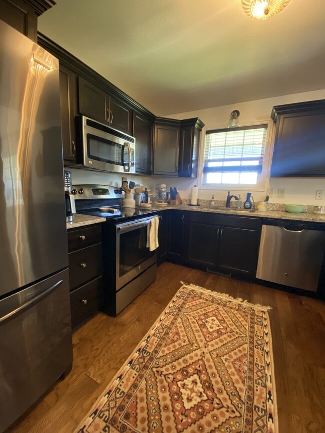 Building Photo - 1053 Castlerock Dr