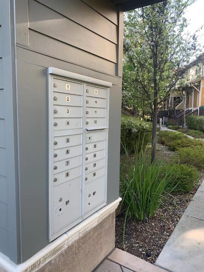 Building Photo - 3000 El Camino Real