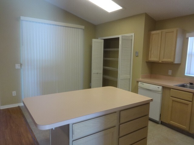 Building Photo - 219 White Marsh Cir