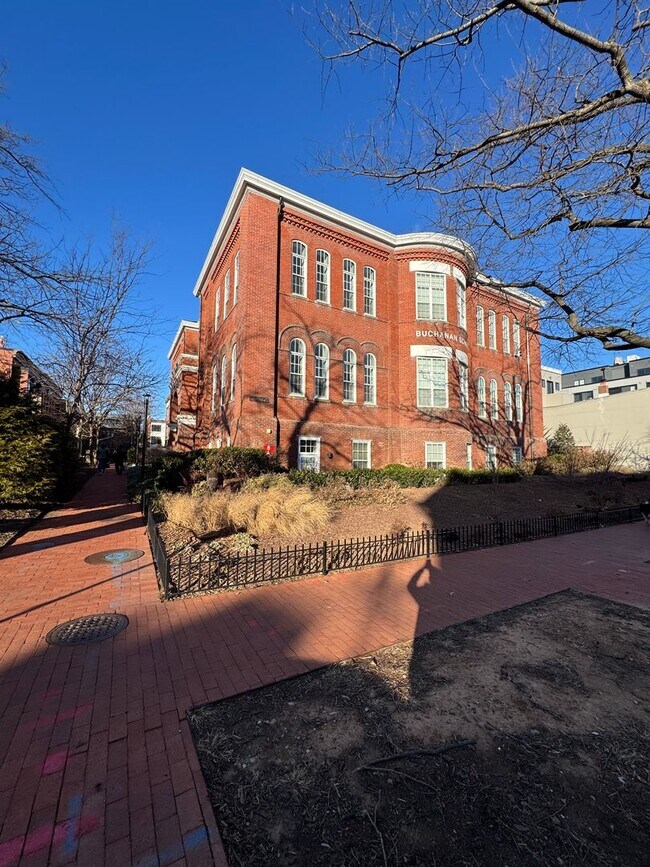 Building Photo - Stunning Fully Furnished Capitol Hill One Bedroom W/Parking Included!