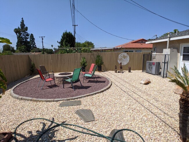 Building Photo - Beautiful 3 Bedroom Home with Pool