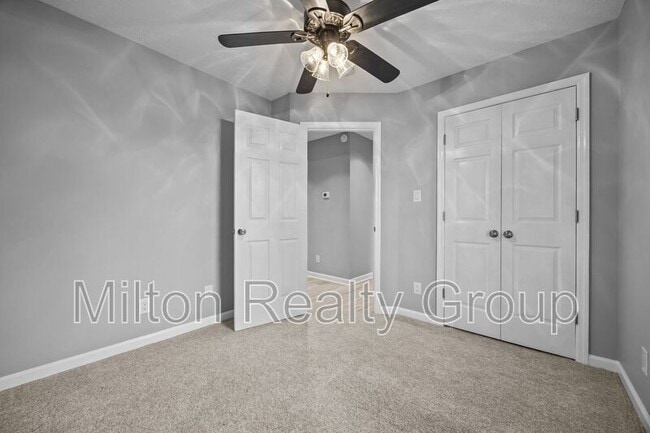 Building Photo - 4320 Falls Dr