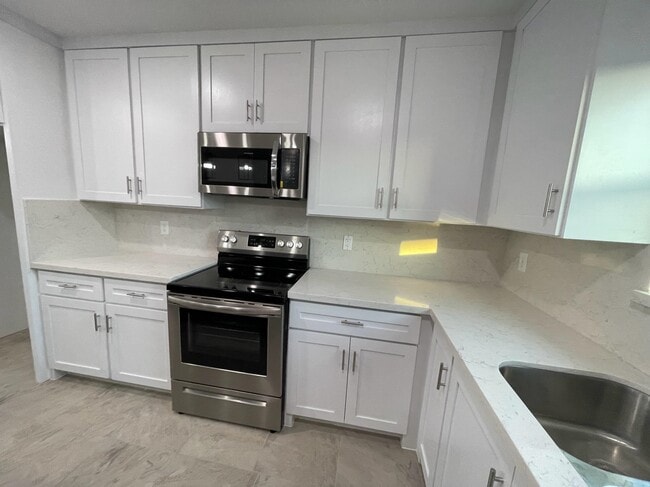 Building Photo - 5527 Conroe St