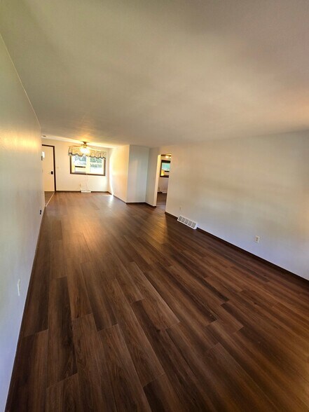 Building Photo - 6770 Deuster St