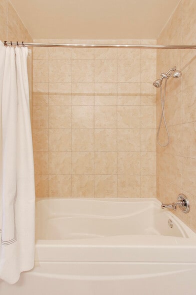 Building Photo - 720 N Larrabee St