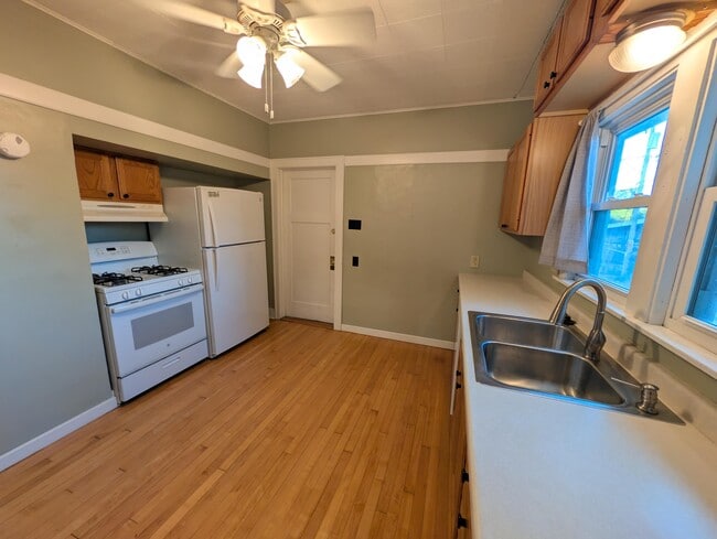 Building Photo - 1418 N 57th St
