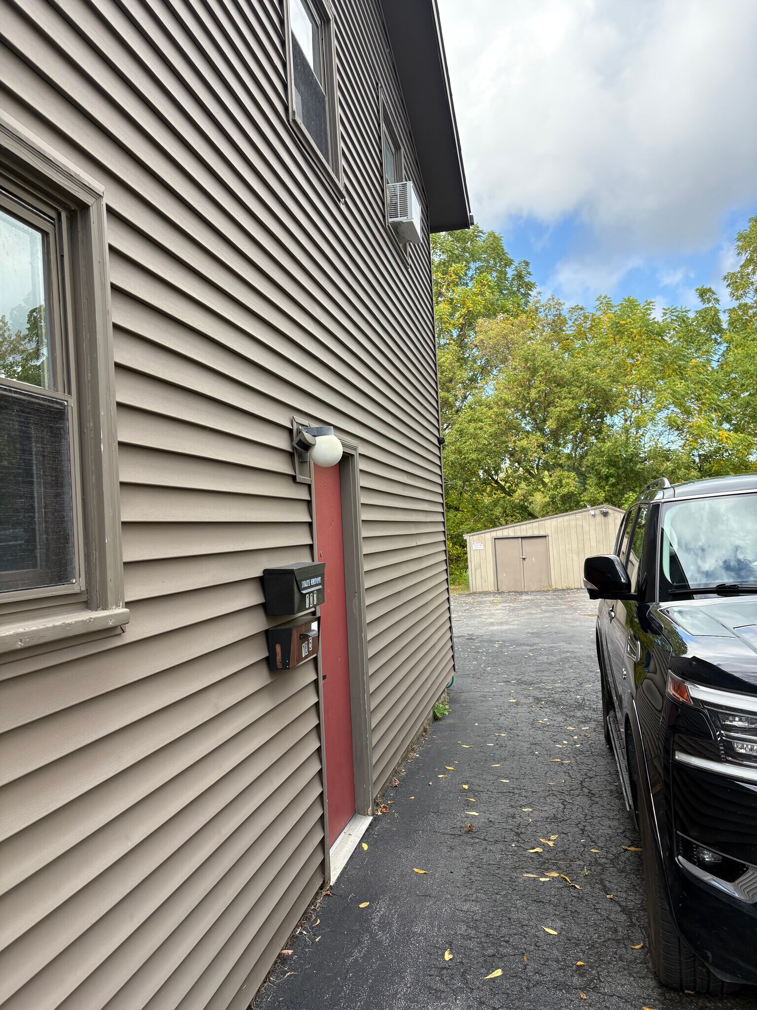 Main Entrance - 107 Robert Dr