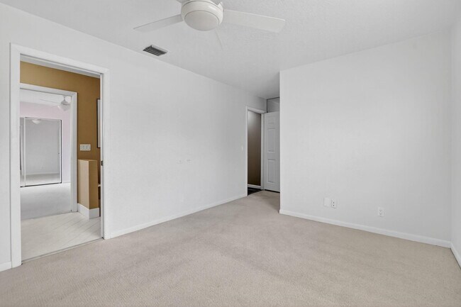 Building Photo - 6362 Brava Way