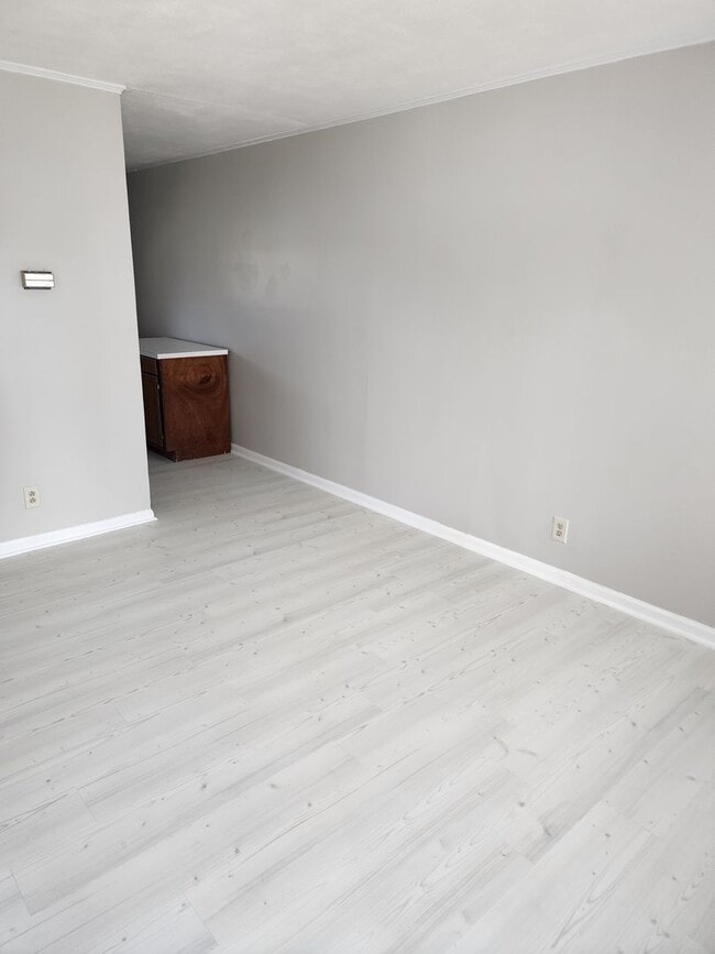 Building Photo - Senator Gasque Road Duplex