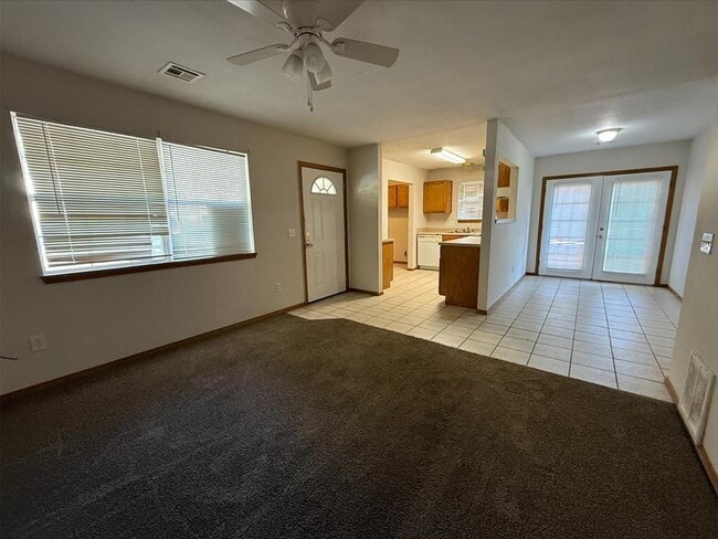 Building Photo - 601 Dogwood Ave