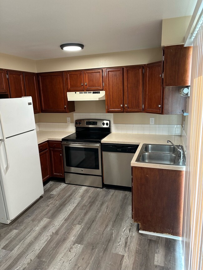 Building Photo - 4881 Basswood Dr