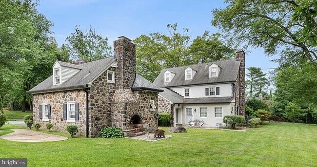 Building Photo - 4407 Whittier Rd