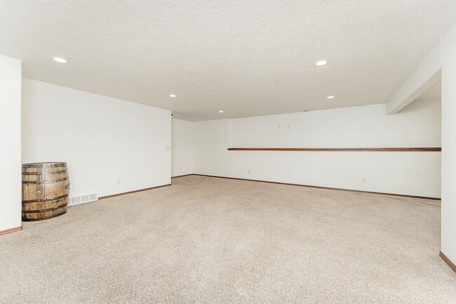 Building Photo - 5721 Bream Ct