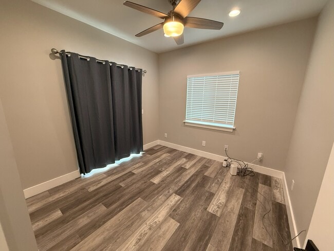 Building Photo - 5202 Tucson Cir