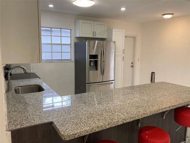 Building Photo - 5720 Sheridan St