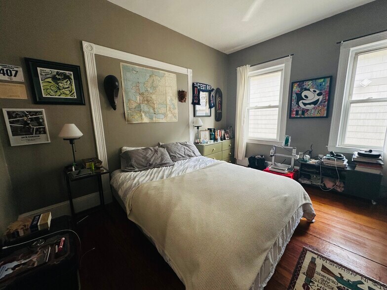 Building Photo - 20 Dalrymple St