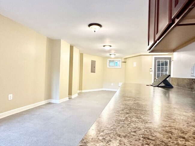 Building Photo - 2 Bed 1 Bath Adams Morgan
