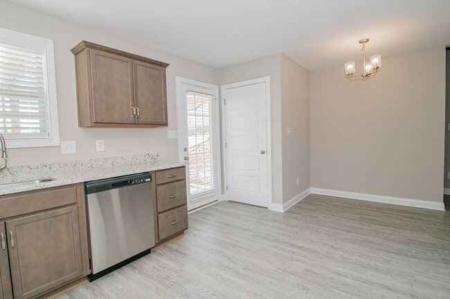 Building Photo - 4007 Ft Sumter Dr