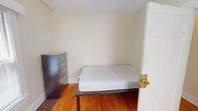 Building Photo - 1141 S. Forest-1141SF