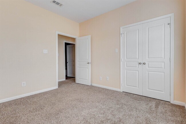 Building Photo - 8605 Beviamo St