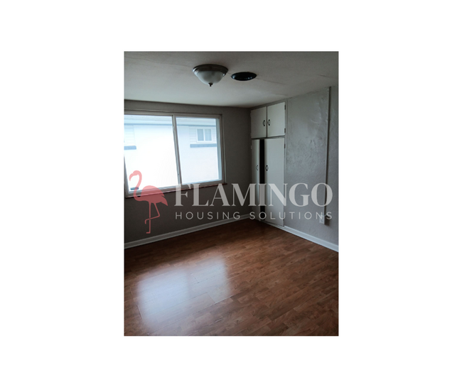 Building Photo - Comfortable 2-Bedroom Home with Garage & S...