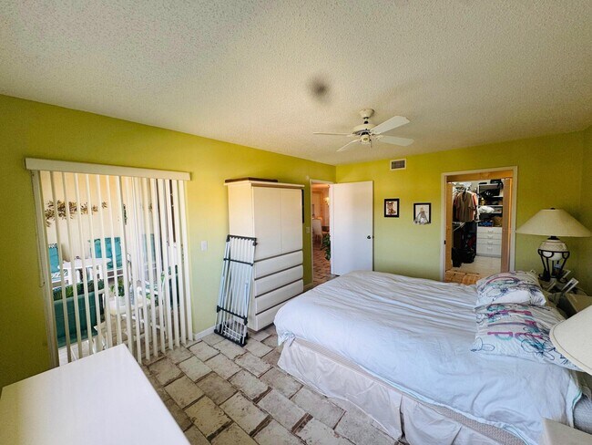 Building Photo - 4735 Lucerne Lakes Blvd W