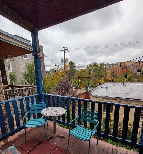 Building Photo - 3646 W Wrightwood Ave