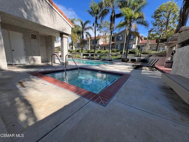 Building Photo - 831 Paseo Serenata