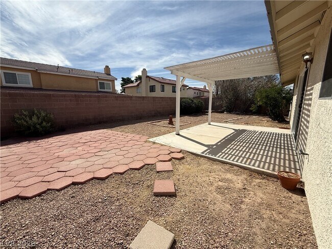 Building Photo - 4308 Apex Dr