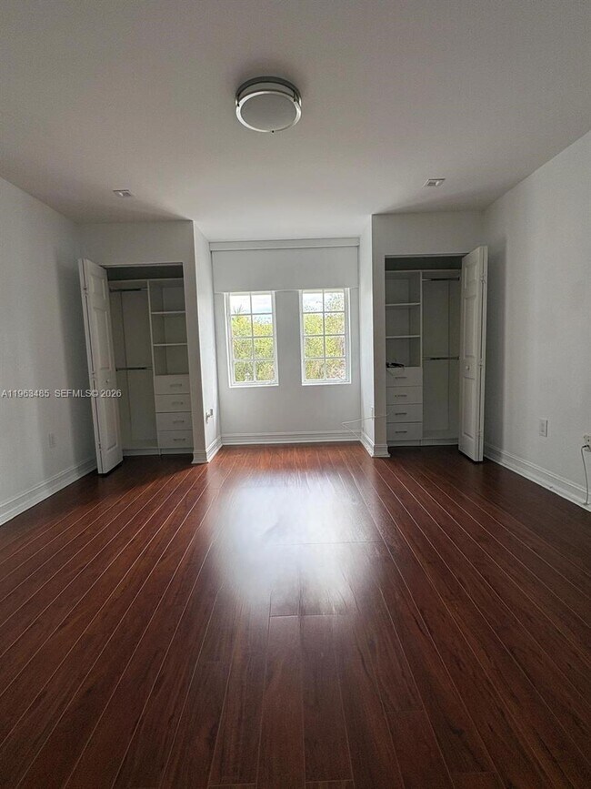 Building Photo - 3172 NE 211th St