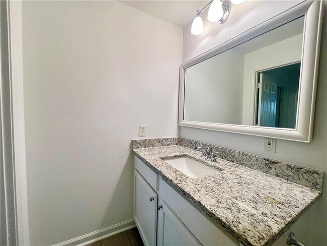 Building Photo - 320 Park Ridge Cir