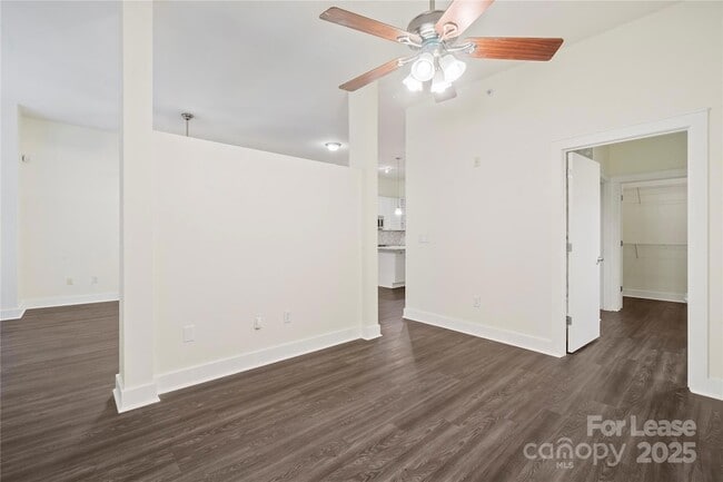 Building Photo - 716 N Davidson St