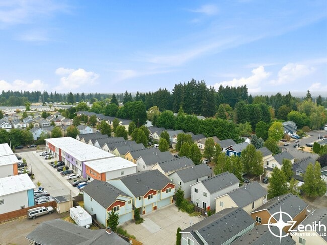 Building Photo - 5618 NE 74th Ct