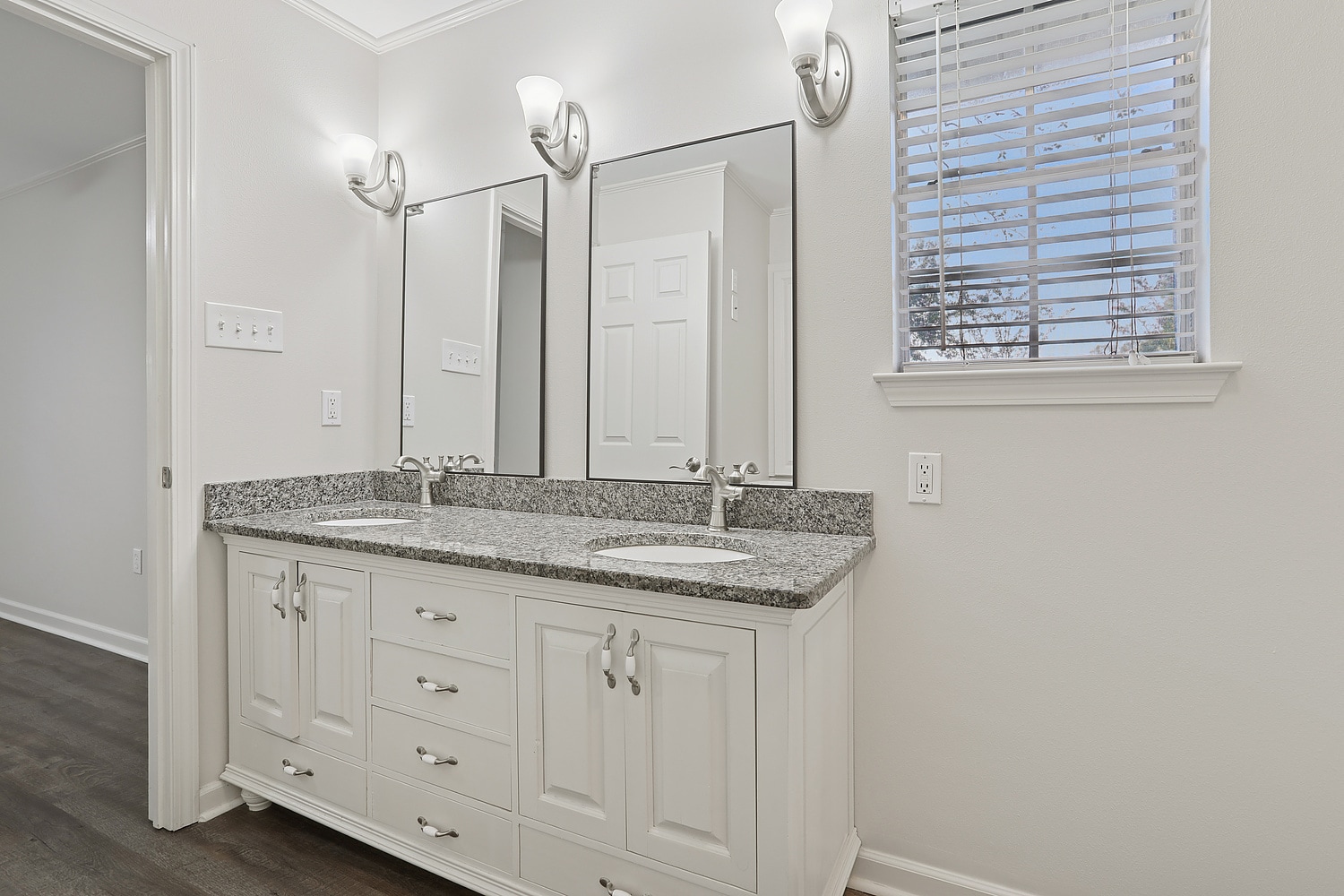 Master Bath - 11461 Gator Ln