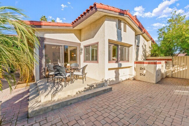 Building Photo - 44350 Michigan Ct