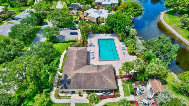 Building Photo - 2913 SW 22nd Cir