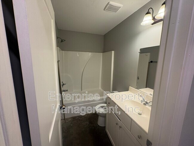 Building Photo - 3187 E Shirley Cir
