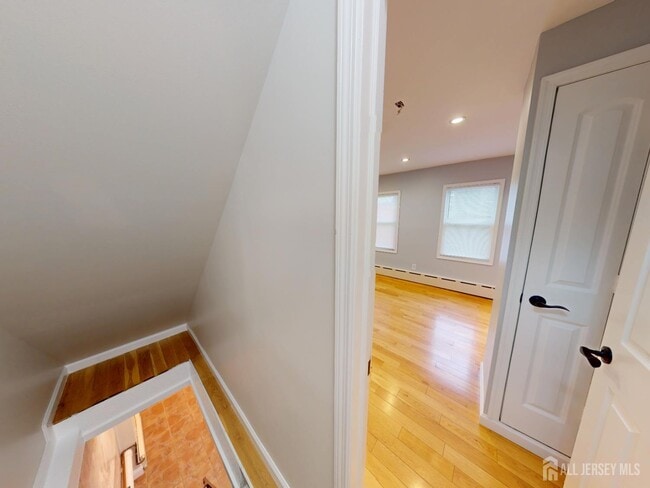 Building Photo - 13 Idlewild Ave