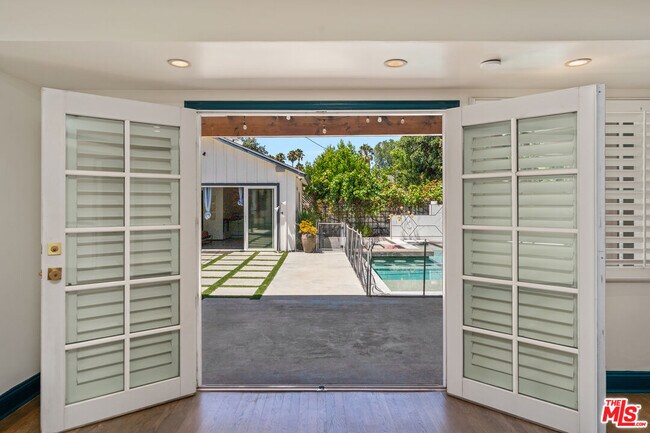 Building Photo - 22417 Dolorosa St