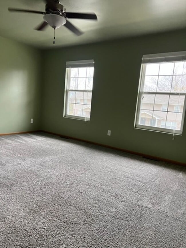 Building Photo - Charming 3-Bedroom, 1.5-Bathroom Townhouse for Rent in Valparaiso, Indiana