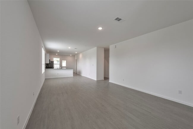 Building Photo - 905 Silver Buckle Ln