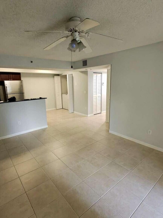 Building Photo - 5560 NW 61st St