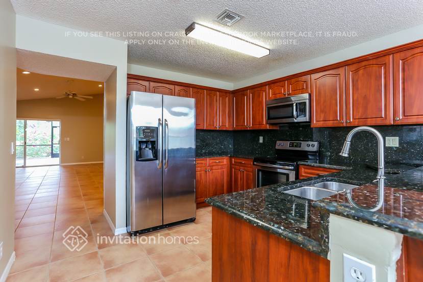 Building Photo - 21311 Sawmill Ct