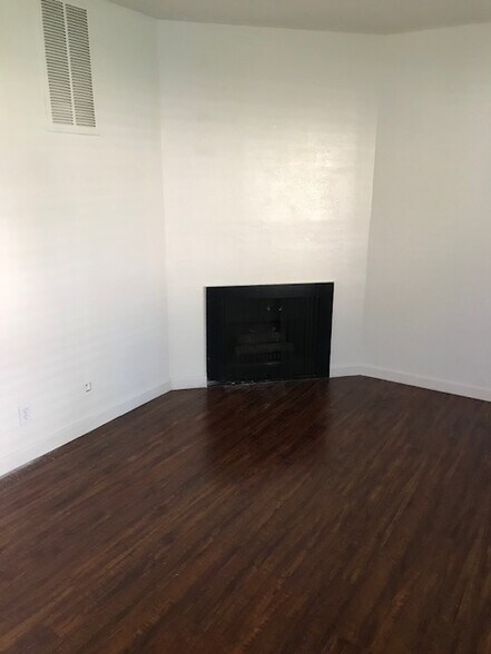 Building Photo - 486 Serento Cir