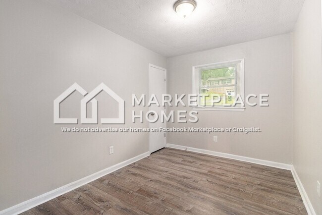 Building Photo - 3004 Twelve Oaks Cir